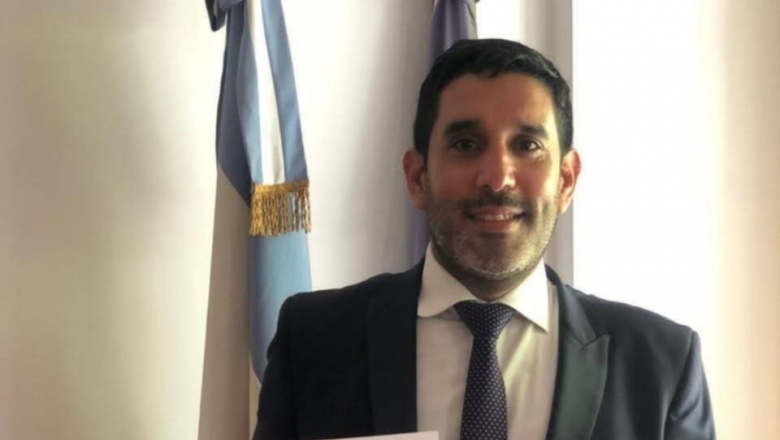 Otro martillero "dispara" contra el Colegio platense