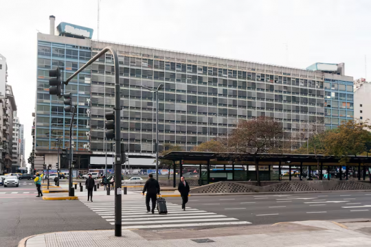 Coto desarrollará con Elsztain un proyecto inmobiliario en un edificio emblemático frente al Obelisco