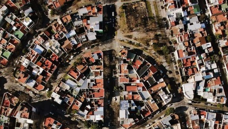 Cumplió 100 años el barrio laberinto más europeo de CABA