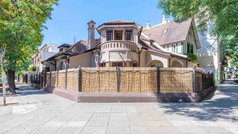 A cuánto se vende y en qué barrio está la centenaria mansión que fue de la familia del inventor de la birome