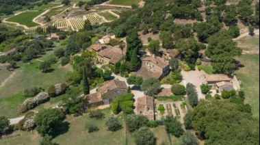 Johnny Depp es propietario de un pueblo en Provenza, Francia