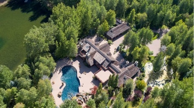Las propiedades que vendió Bruce Willis y la casa donde vive con su esposa e hijas