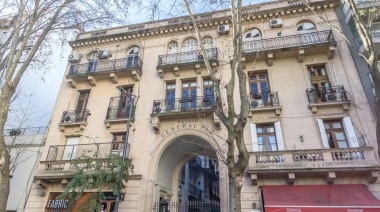 La joya en venta que es parte de una edificación centenaria con pasaje privado y vecinos famosos