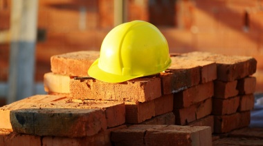 La construcción sigue siendo el gran motor apagado de la economía, a pesar de que el Gobierno festeja el fin de la recesión