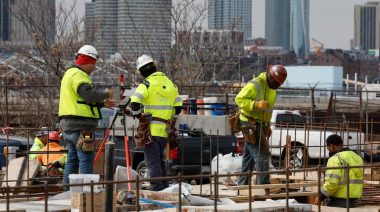 El blanqueo ilusiona a los desarrolladores que piden créditos para comprar departamentos en construcción