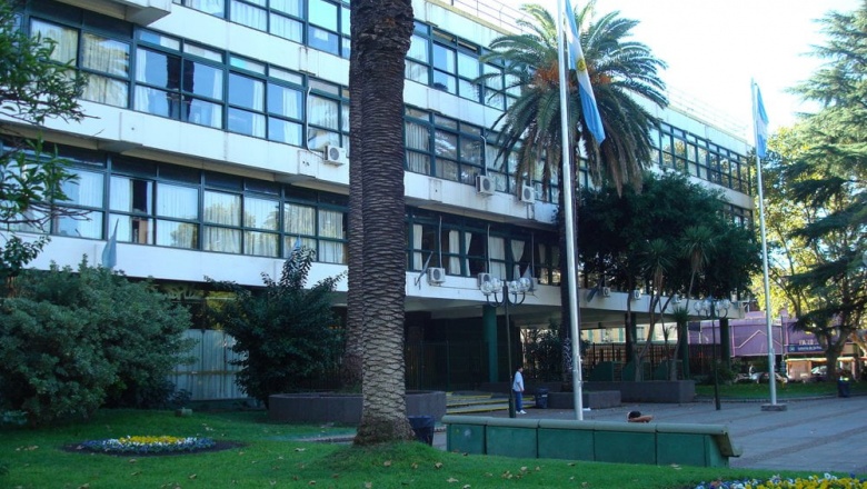 Investigado por corrupción, el Municipio de San Martín suma polémicas con el Colegio de Corredores