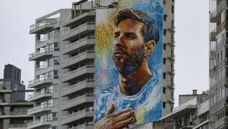 El mural gigante de Messi vuelve a lucirse en Rosario