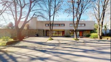 Escala más el costo de construcción en dólares