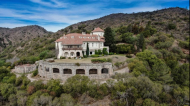 Venden un histórico castillo en las sierras de Córdoba