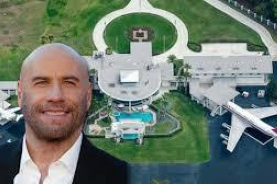 Cómo es la mansión de John Travolta en Florida